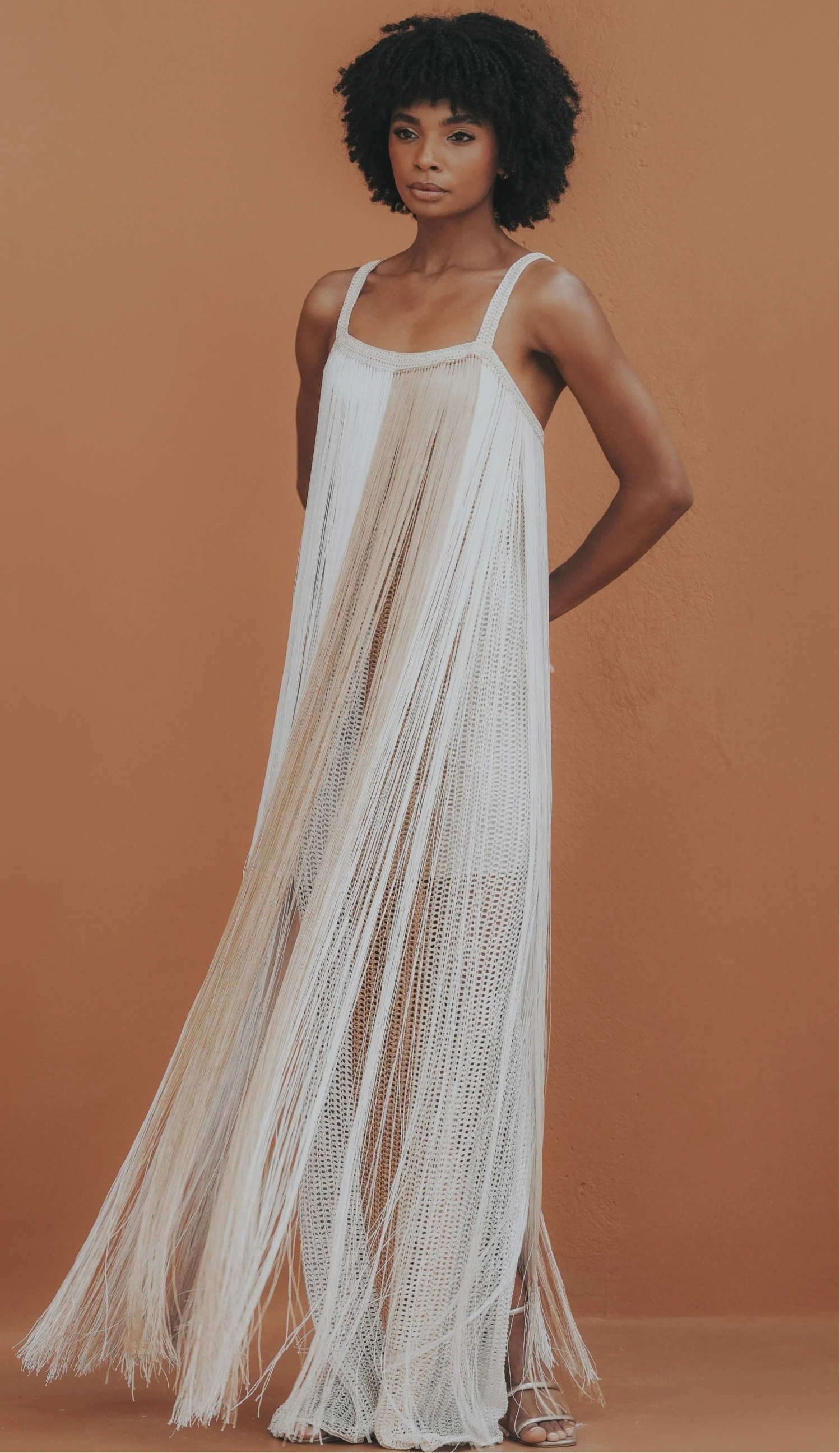 vestido crochê franjas off