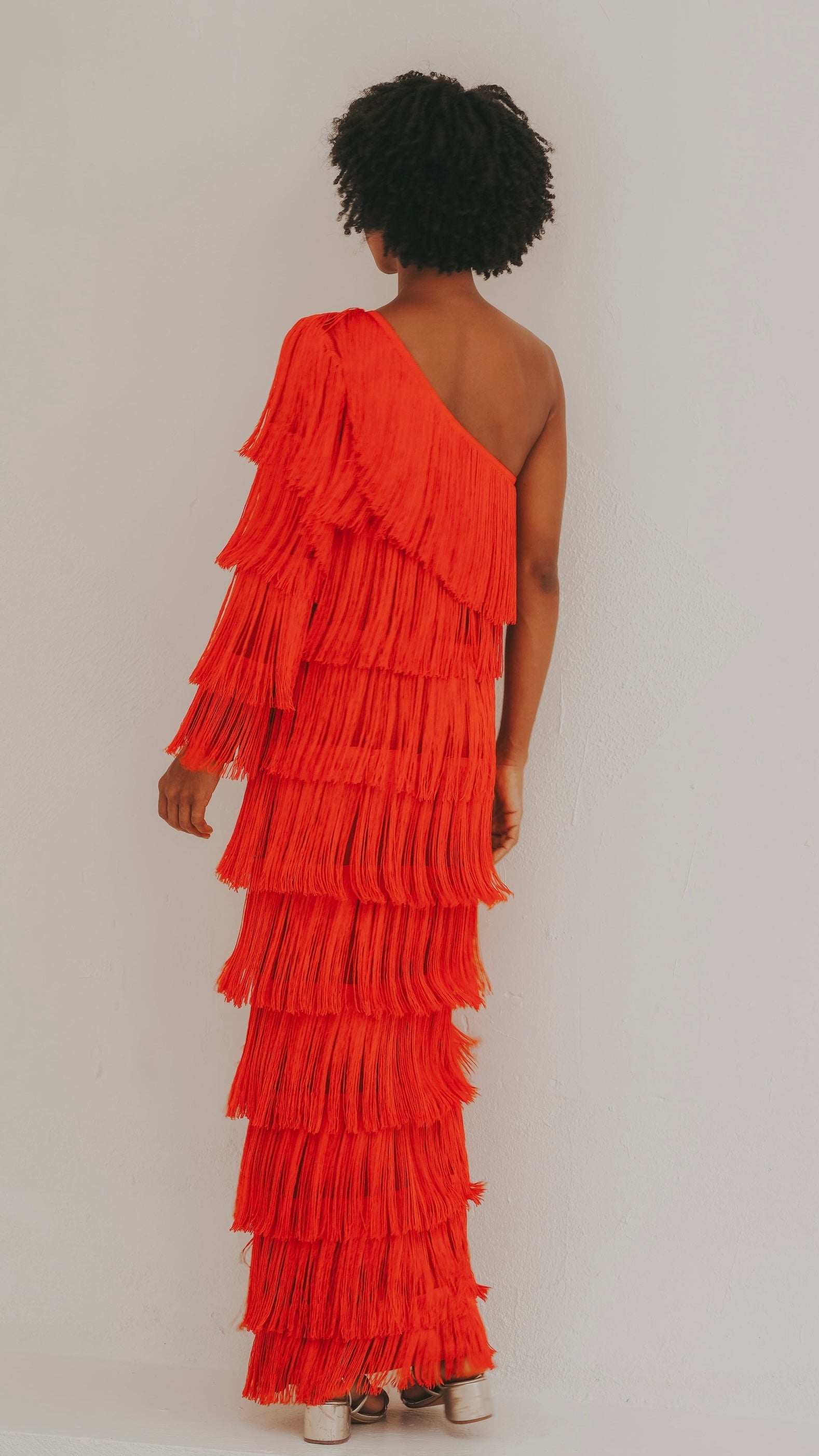 vestido ombro franjas vermelho