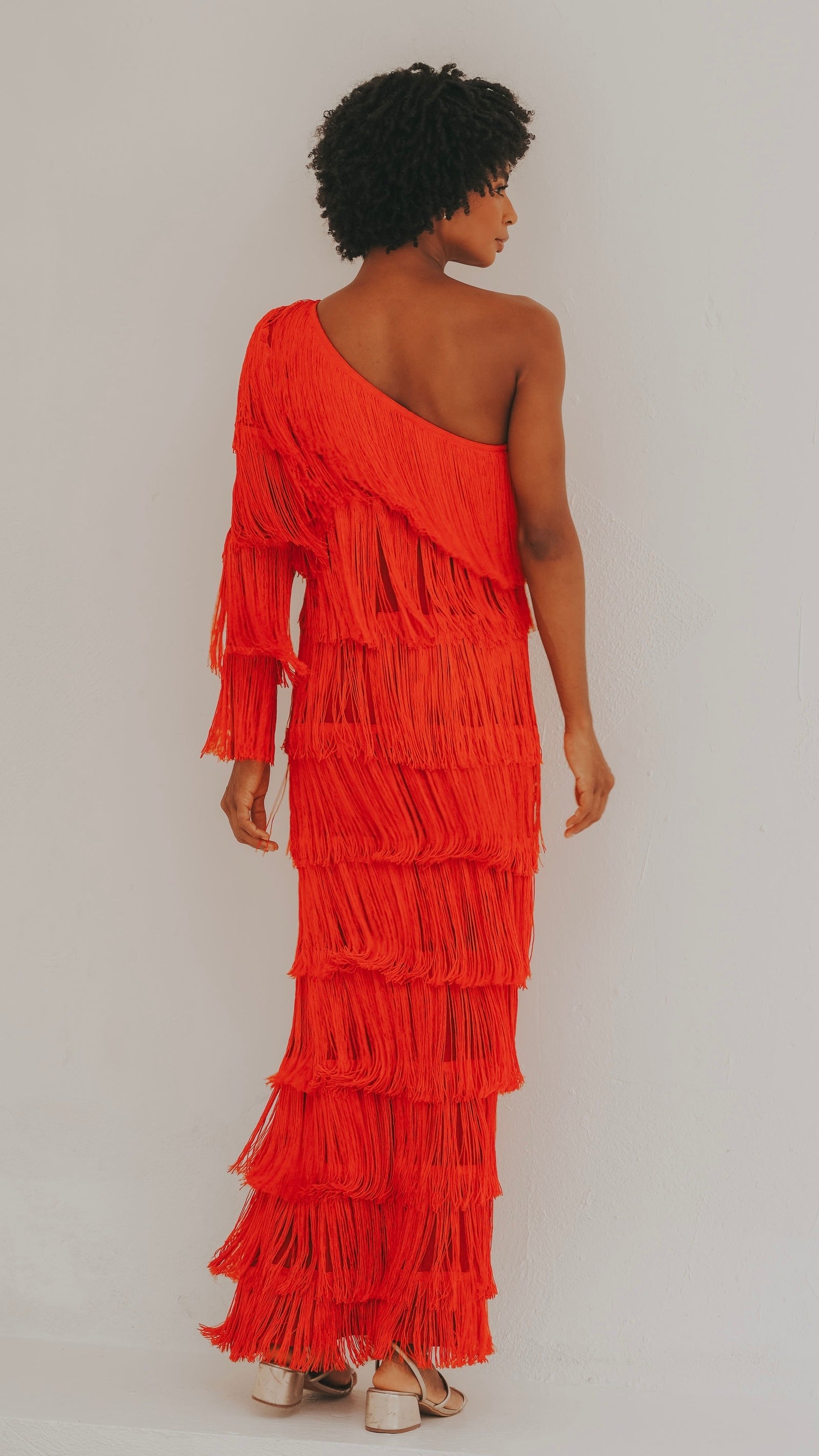 vestido ombro franjas vermelho