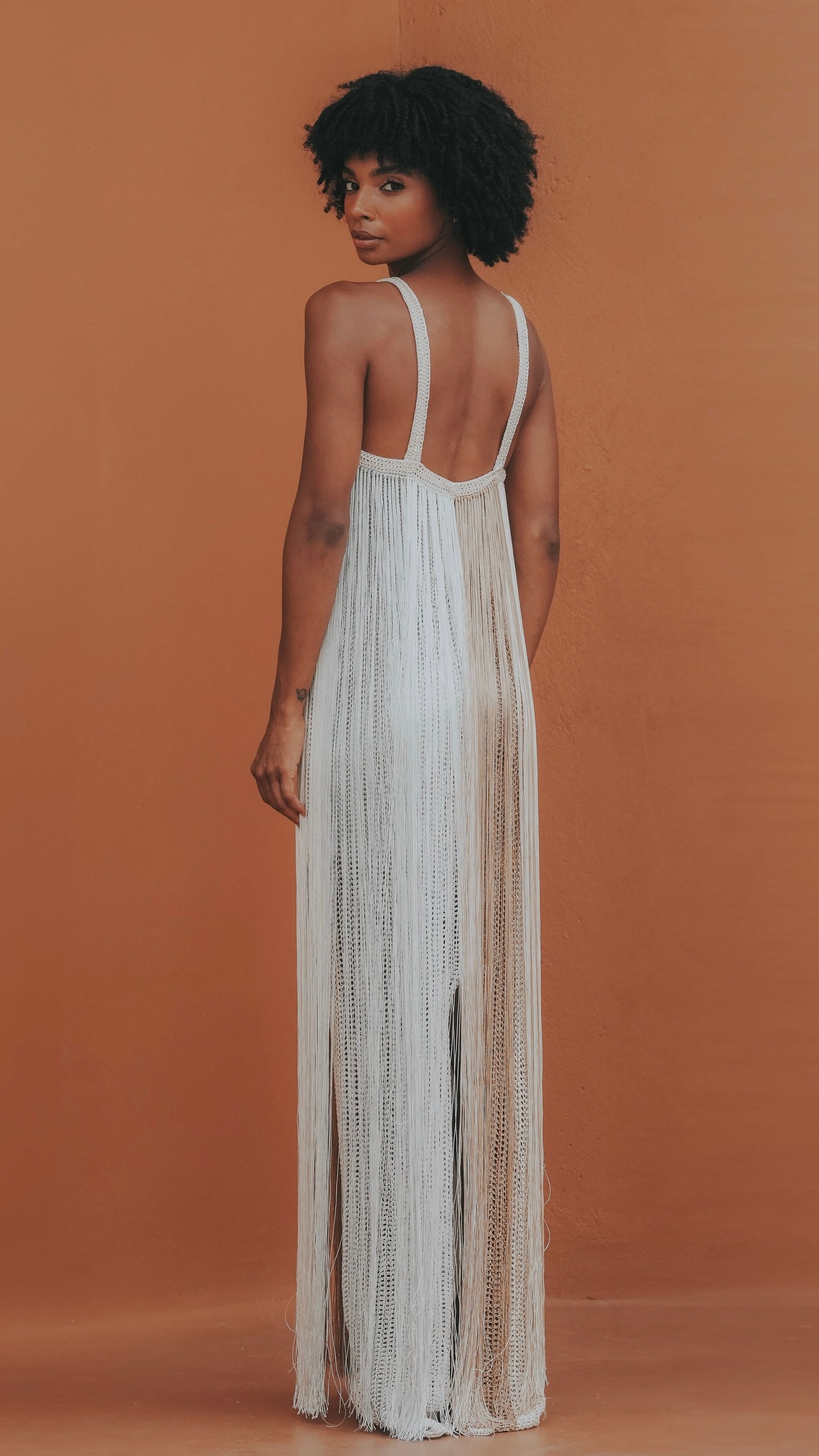 vestido crochê franjas off