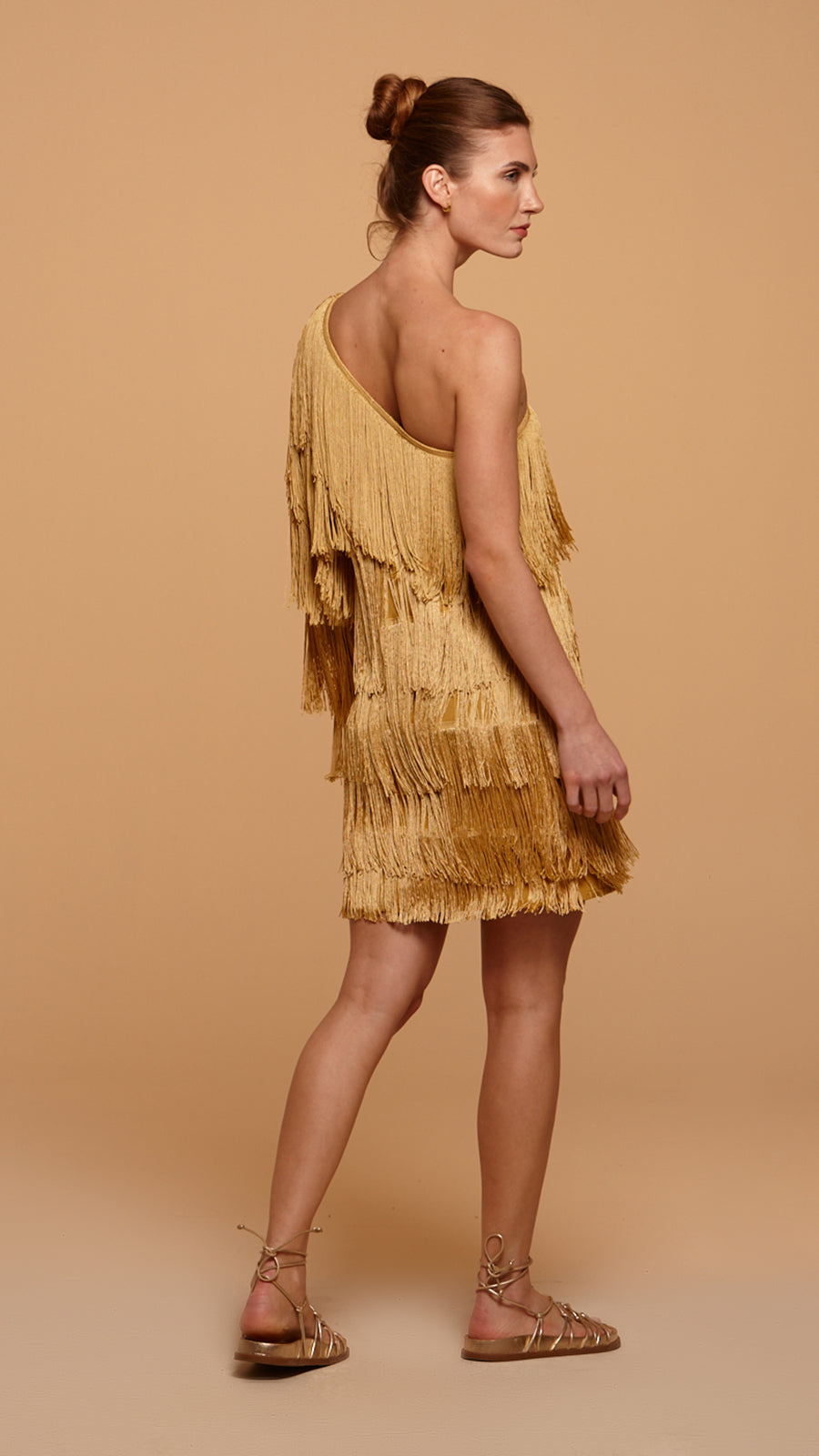 vestido mini ombro fleurs fringes