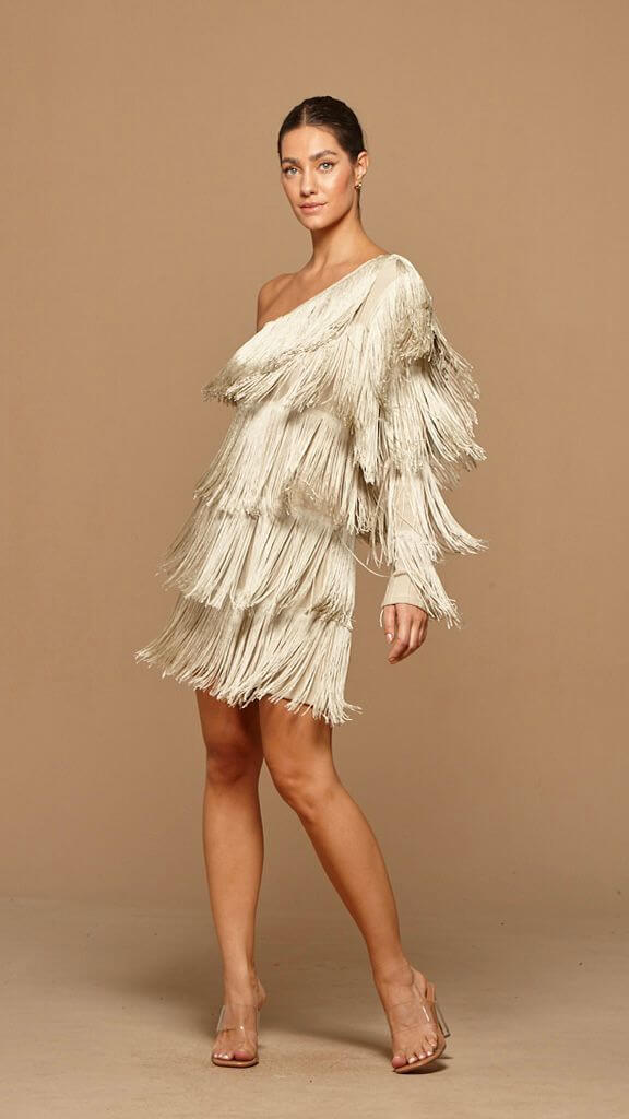 vestido mini ombro fringes