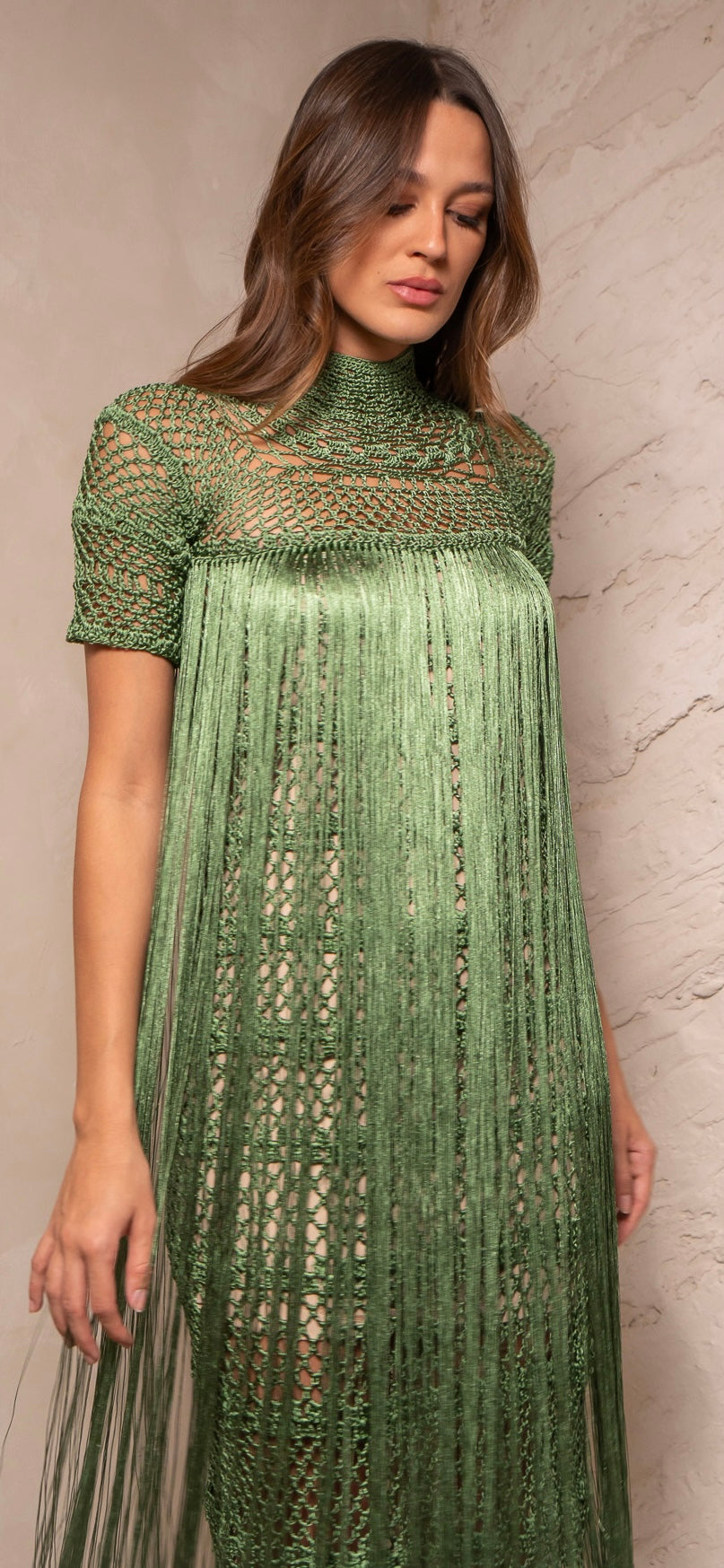 vestido midi crochê franjas