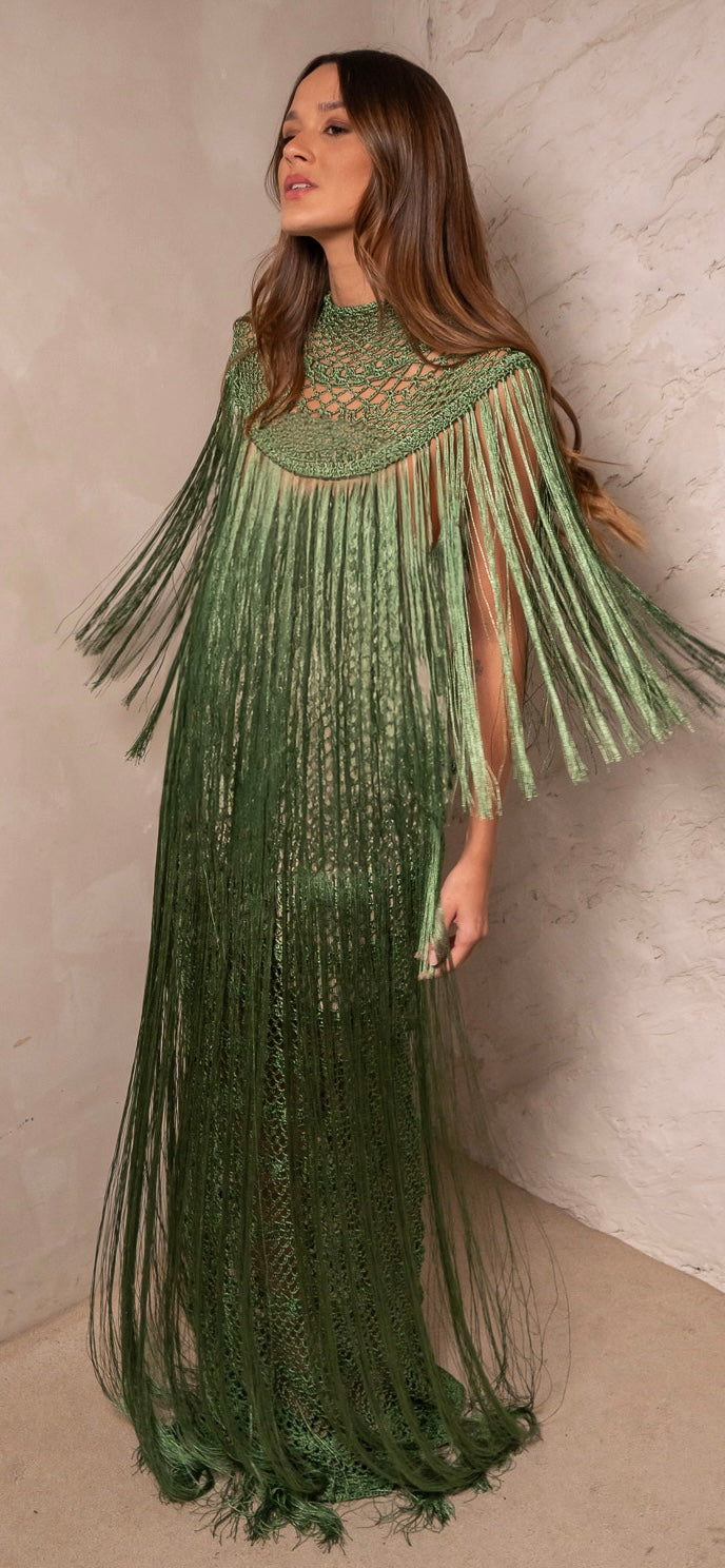 vestido longo franjas crochê